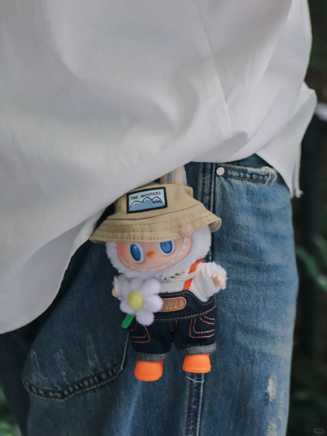Fall in wild small vinyl plush doll